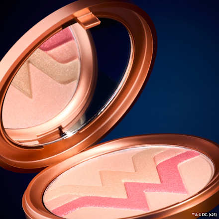 Highlighter Wonder Woman Multiglow Magic CATRICE