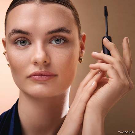 Mascara Wonder Woman Glam & Doll Volume 010 CATRICE