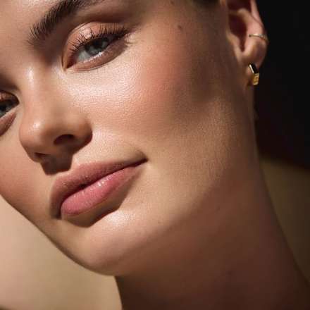 Lipgloss Wonder Woman Shimmer Glaze 010 Believe In Wonder CATRICE