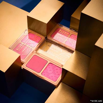 Blush Wonder Woman Affair Cream & Powder Palette 010 Champion For All CATRICE