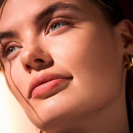 Lipgloss Wonder Woman Shimmer Glaze 020 Brave And Powerful CATRICE