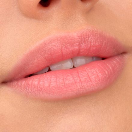 Lippenstift Electric Glow Colour Changing essence