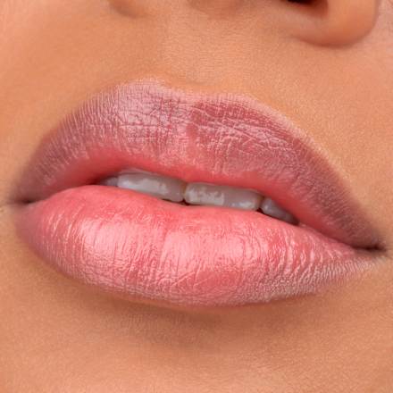 Lippenstift Electric Glow Colour Changing essence