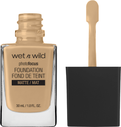 photofocus Matte tekući puder – E372C Desert Beige  wet n wild