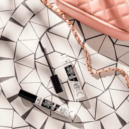 Mascara Emily in Paris 01 Get It, Girl! essence