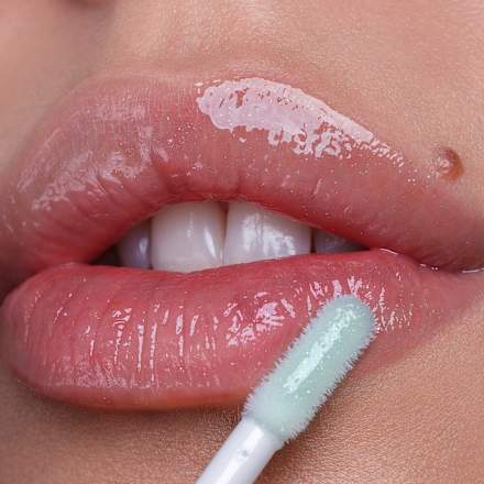 Lipgloss Volumizing Extreme Lip Booster 040 CATRICE