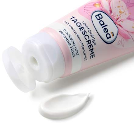 Cremă de zi nutritivă cu SPF15 Balea