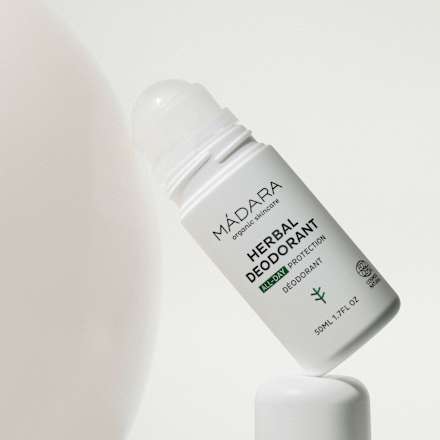 Guľôčkový dezodorant Herbal MÁDARA organic skincare