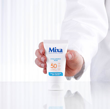 Denný pleťový krém Invisible Hyaluronic Acid SPF 50 Mixa