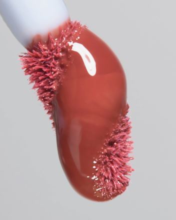 Color & Shine sjajilo za usne – Honey Be You Frankly good