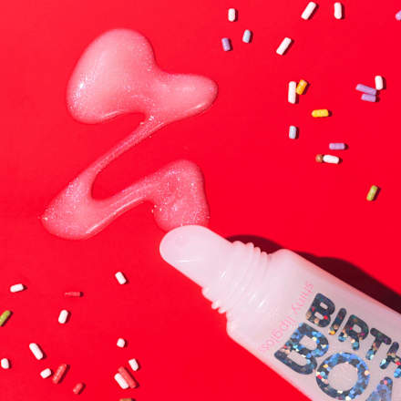 lesk na rty Birthday Bomb 01 Cake My Day essence