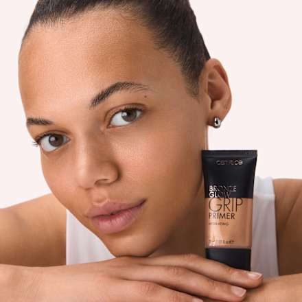 Podklová báza Bronze Glow Grip - 010 Sun Glazed CATRICE