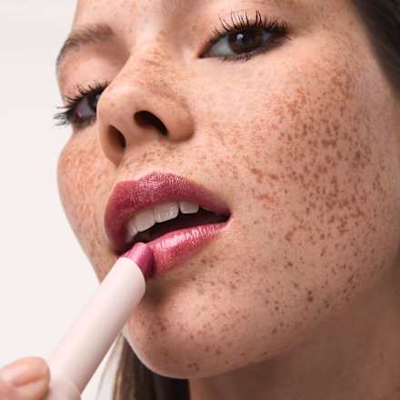 Diamond Glaze Gloss Stick ruž za usne - 030 Too Glam To Give A Damn CATRICE