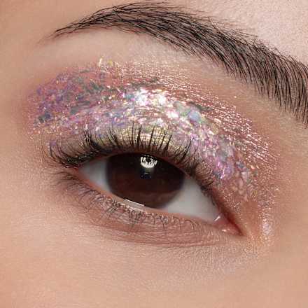 MULTICHROME FLAKES eyeshadow topper 02 essence