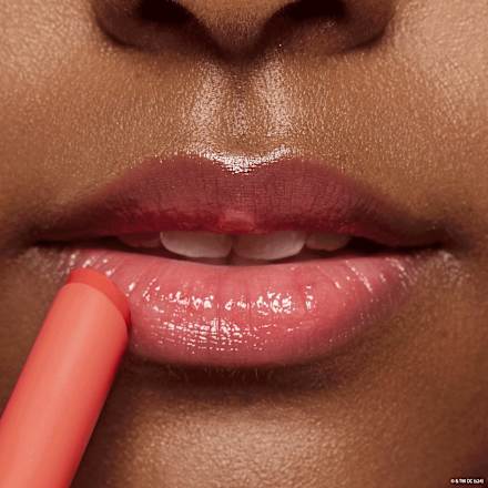 Lippenstift Harley Quinn jelly 02 Gotham Glam essence