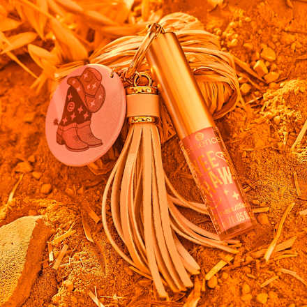 Lipgloss mit Schlüsselanhänger Yee Haw! 01 Boots On, Carry On! Boots, Hat, Go! essence