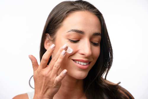 Cosmopolitan anti-aging arckrém bőrfeszesítő peptidekkel  Pem Delian