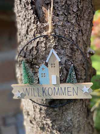 Metallring mit Häusern zum Aufhängen Dekorieren & Einrichten