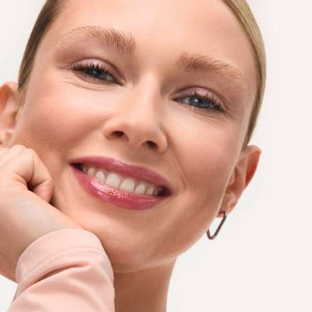 Lesk na pery Gloss Obsessed 030 - Gloss Over It CATRICE