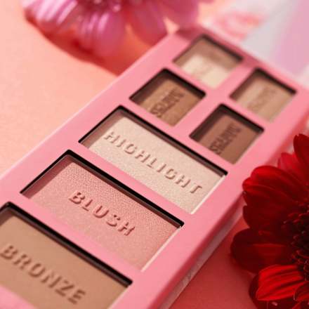 Paleta do makijażu Bloom Baby, Bloom! Eye & Face Palette 01 essence