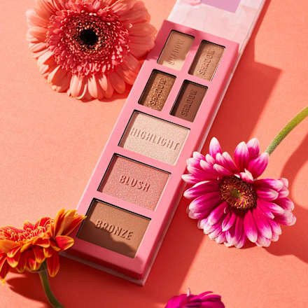 Paleta do makijażu Bloom Baby, Bloom! Eye & Face Palette 01 essence