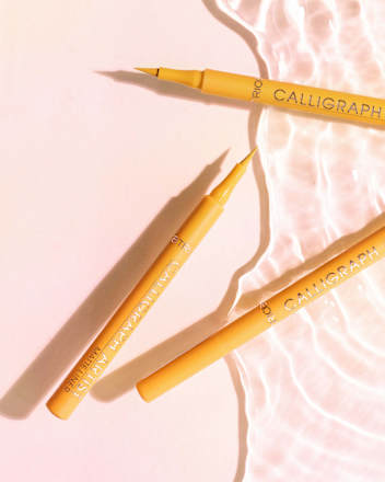 Eyeliner matowy Calligraph Artist Matte Liner 040 Butterscotch CATRICE