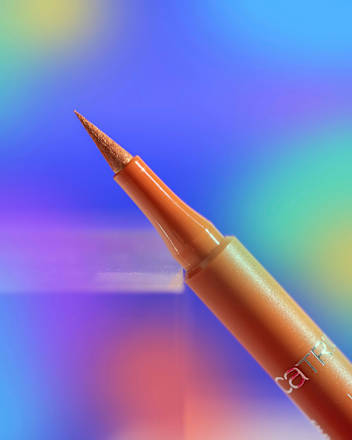 Eyeliner matowy Calligraph Artist Matte Liner 050 Setting Sun CATRICE