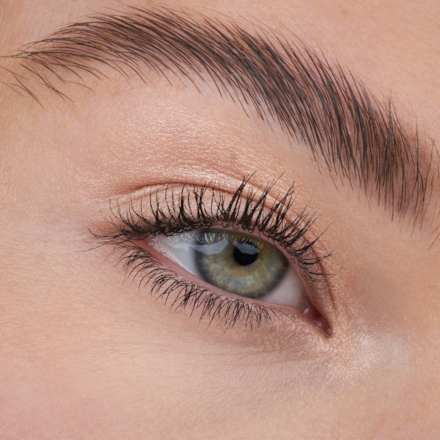 Wielofunkcyjny rozświetlacz  All Over Glow Tint 030 Sun Dip CATRICE