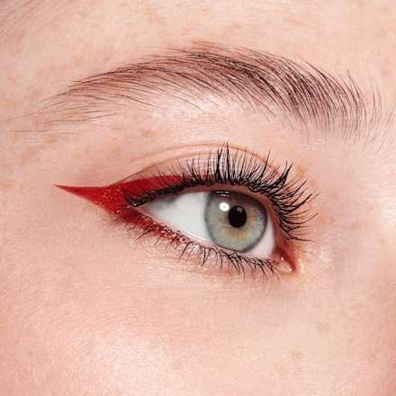 Eyeliner matowy Calligraph Artist Matte Liner 080 Bloody Mary CATRICE