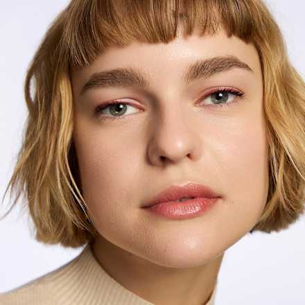 Eyeliner matowy Calligraph Artist Matte Liner 080 Bloody Mary CATRICE