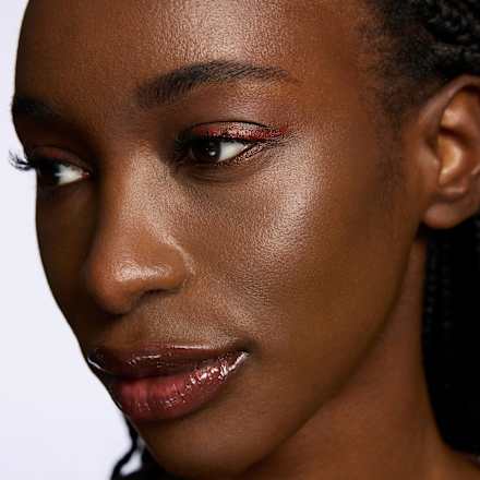 Eyeliner matowy Calligraph Artist Matte Liner 080 Bloody Mary CATRICE