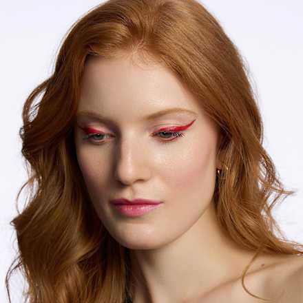 Eyeliner matowy Calligraph Artist Matte Liner 080 Bloody Mary CATRICE