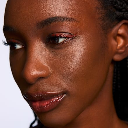 Eyeliner matowy Calligraph Artist Matte Liner 080 Bloody Mary CATRICE