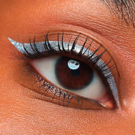 Eyeliner Space Glam Liquid Effect Eyeliner 010 Moonstone Metallic CATRICE