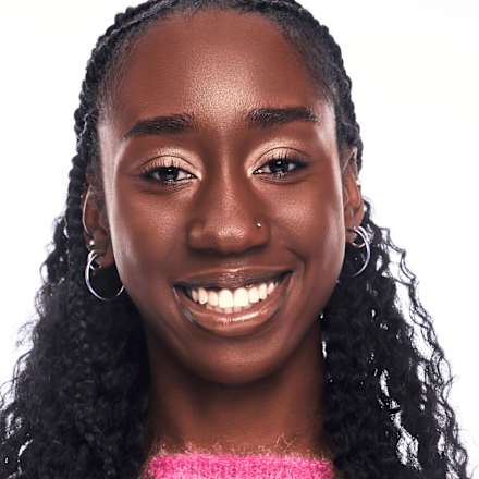 the NUDE edition eyeshadow palette 10 essence