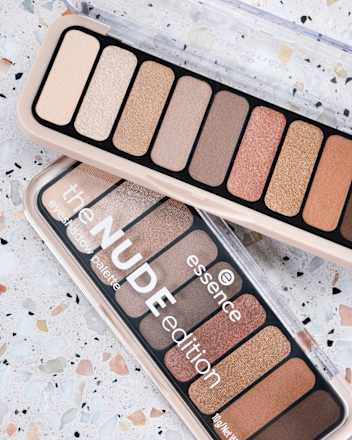 the NUDE edition eyeshadow palette 10 essence