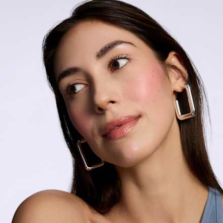 Blush Affair Liquid  030 Ready Red Go CATRICE