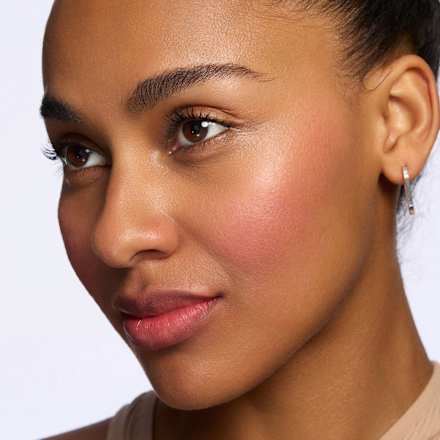 Blush Affair Liquid  030 Ready Red Go CATRICE