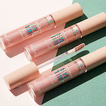 tekuté oční stíny luminous EYE TINT 01 Dazzling Rose essence