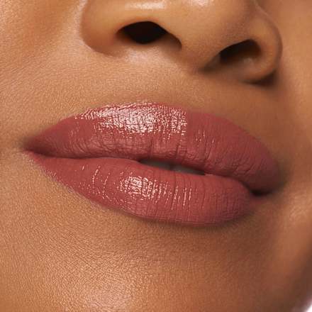 Rossetto luminoso satin GLOW - n. 01 essence