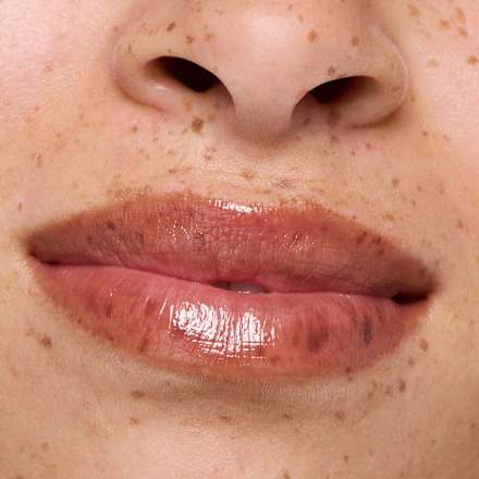 Lippenbalsam Glossy Butter Juicy Bomb 05 Choco Lot To Handle essence