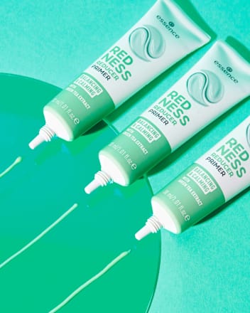 Baza pod makijaż redukująca zaczerwienienia REDNESS REDUCER PRIMER essence