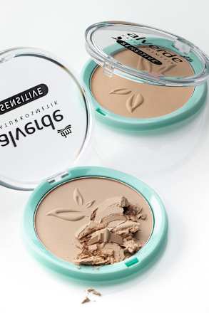 Zmatňujúci púder Sensitive - 01 alverde NATURKOSMETIK