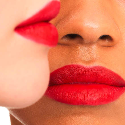 tužka na rty 8h matte comfort 07 Classic Red essence