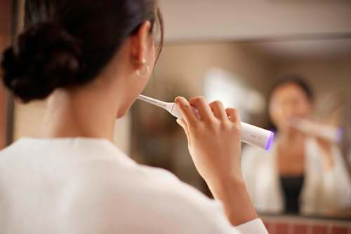 elektrický zubní kartáček 6100 HX7400/02 bílý Philips Sonicare