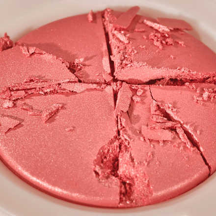 Róż wypiekany rozświetlający Soft Glam Baked Blush 010 On Cloud Pink CATRICE