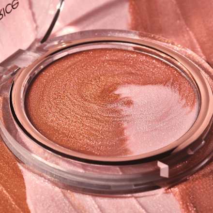 Rozświetlacz Aura Glam Balm Highlighter 010 A Swirl Of Rose CATRICE