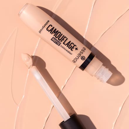 Correttore MATTE CAMOUFLAGE+ - n. 130 essence