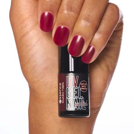  UV Gel Nagellack Studio Nails 18 Cherry Noir essence