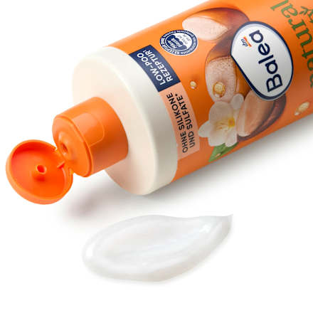 Șampon pentru părul ondulat cu ulei de macadamia & unt shea Balea